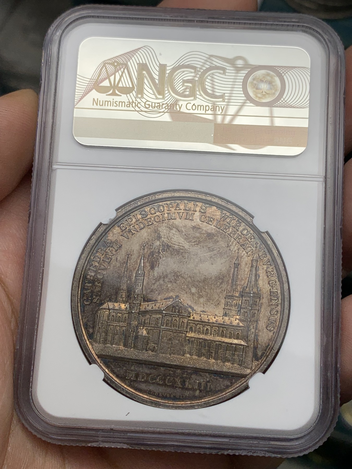 《竞宝斋》第205场-周日，周一 2场 (全场包邮) NGC-MS61 1843年德国巴伐利亚维尔茨堡大教堂教区成立1100周年纪念银章，直径约41mm,淡金色包浆，非常漂亮。