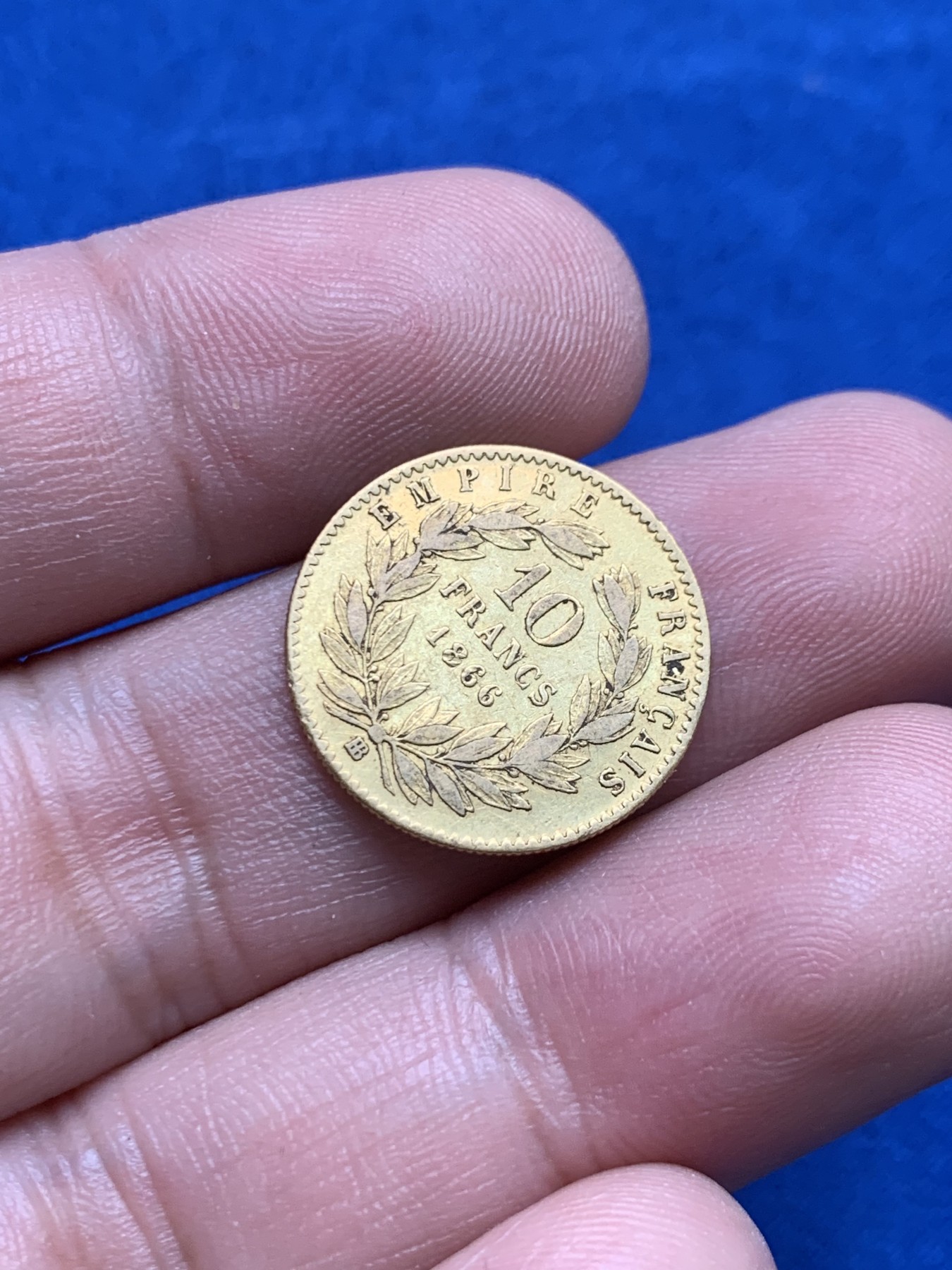 《竞宝斋》第205场-周日，周一 2场 (全场包邮) 法国1866山羊胡拿破仑三世10法郎金币 3.19克