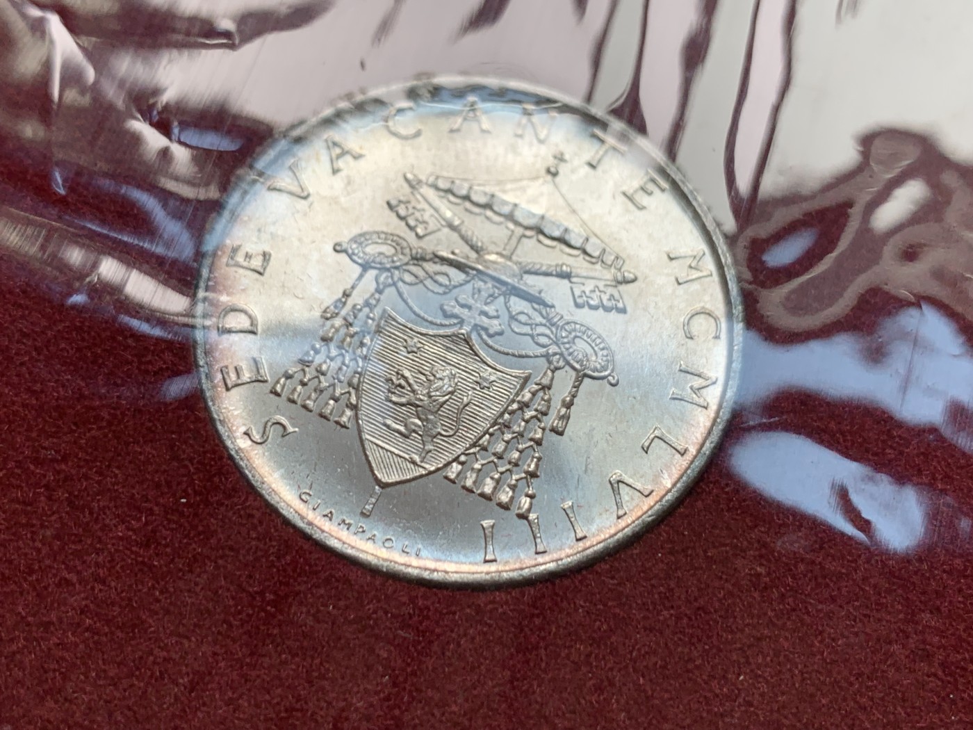 《竞宝斋》第205场-周日，周一 2场 (全场包邮) 梵蒂冈1958年500里拉缺位币原卡册 紫色环彩很耐看