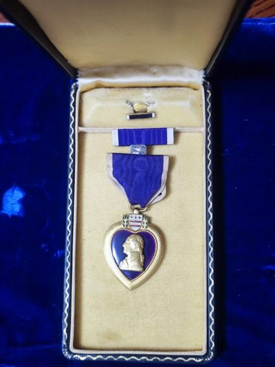 世界精品徽章拍卖-节后首场 原品皮盒美军紫心勋章，二战&韩战版本，品相还不错