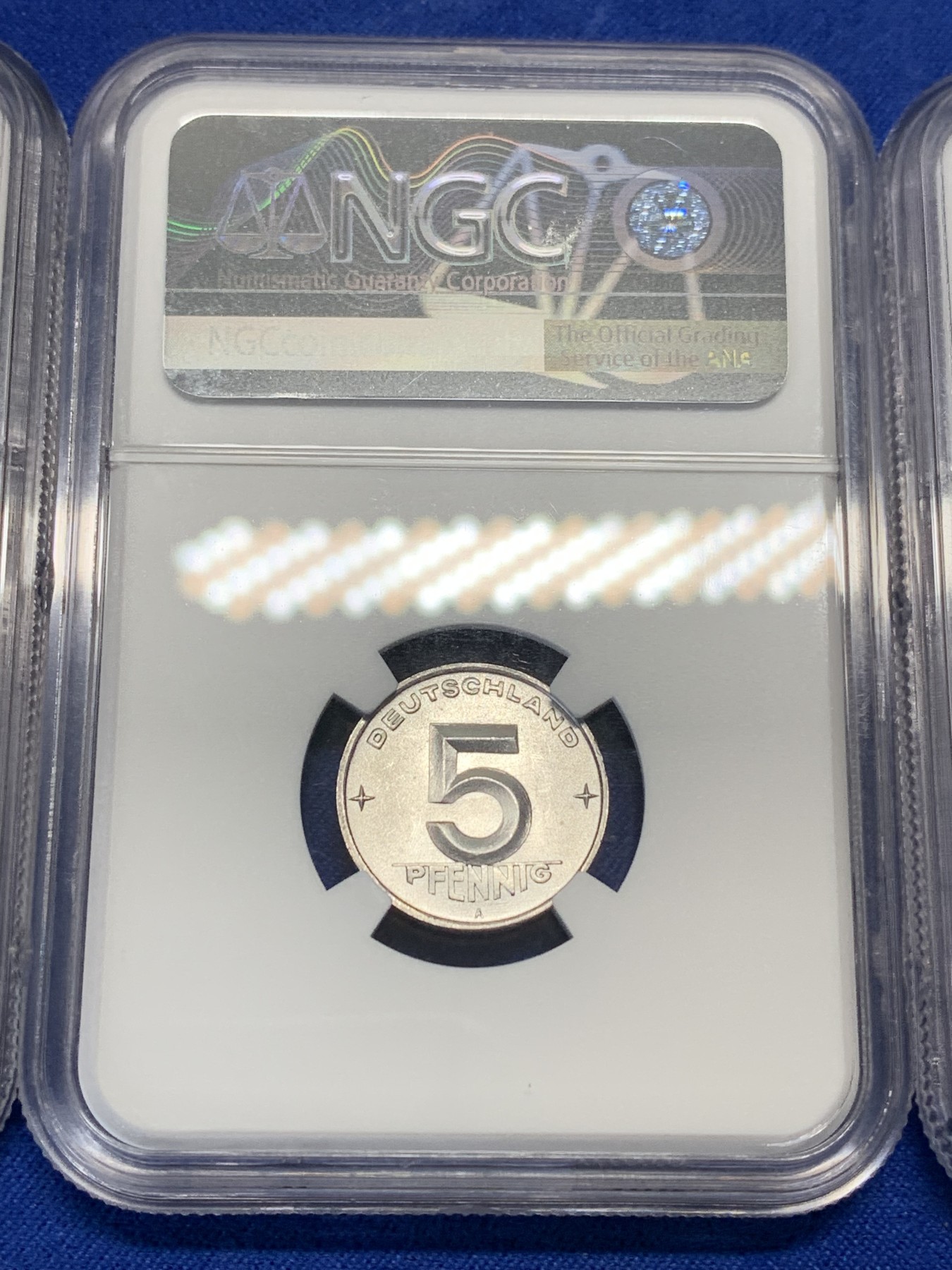 《竞宝斋》第205场-周日，周一 2场 (全场包邮) 东德1952A三枚全套，NGC MS63-64好分数，1、5、10芬妮，强光好品！