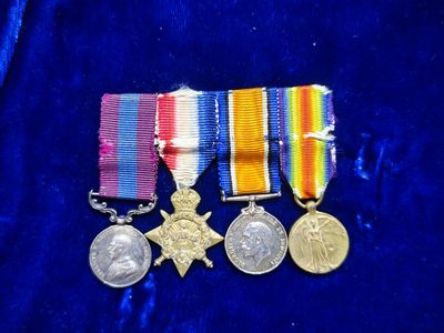 世界精品徽章拍卖-节后首场 稀有英国老迷你章联排，100多年前的作品，做工优良，其中两枚为银制，第一枚是一枚稀有的优异服役战功章