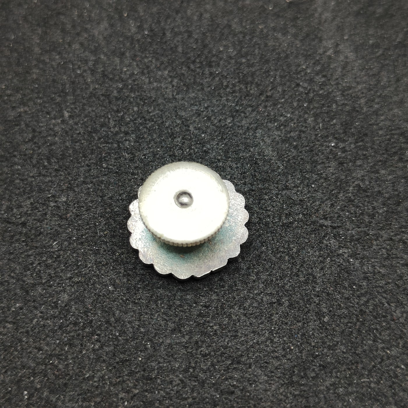 全场0元起拍 第99期 咸鱼国勋章拍卖专场 10月15日（周日）下午6：00开始 东德消防署领扣章