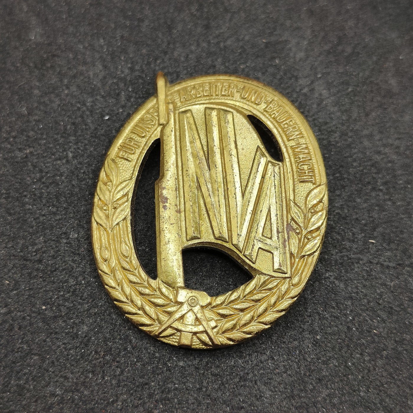 全场0元起拍 第99期 咸鱼国勋章拍卖专场 10月15日（周日）下午6：00开始 东德人民军体能章