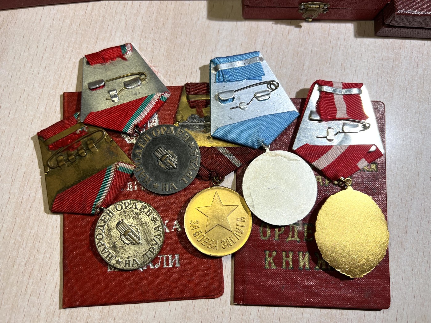 大猫徽章拍卖第234期  保加利亚🇧🇬套章一组