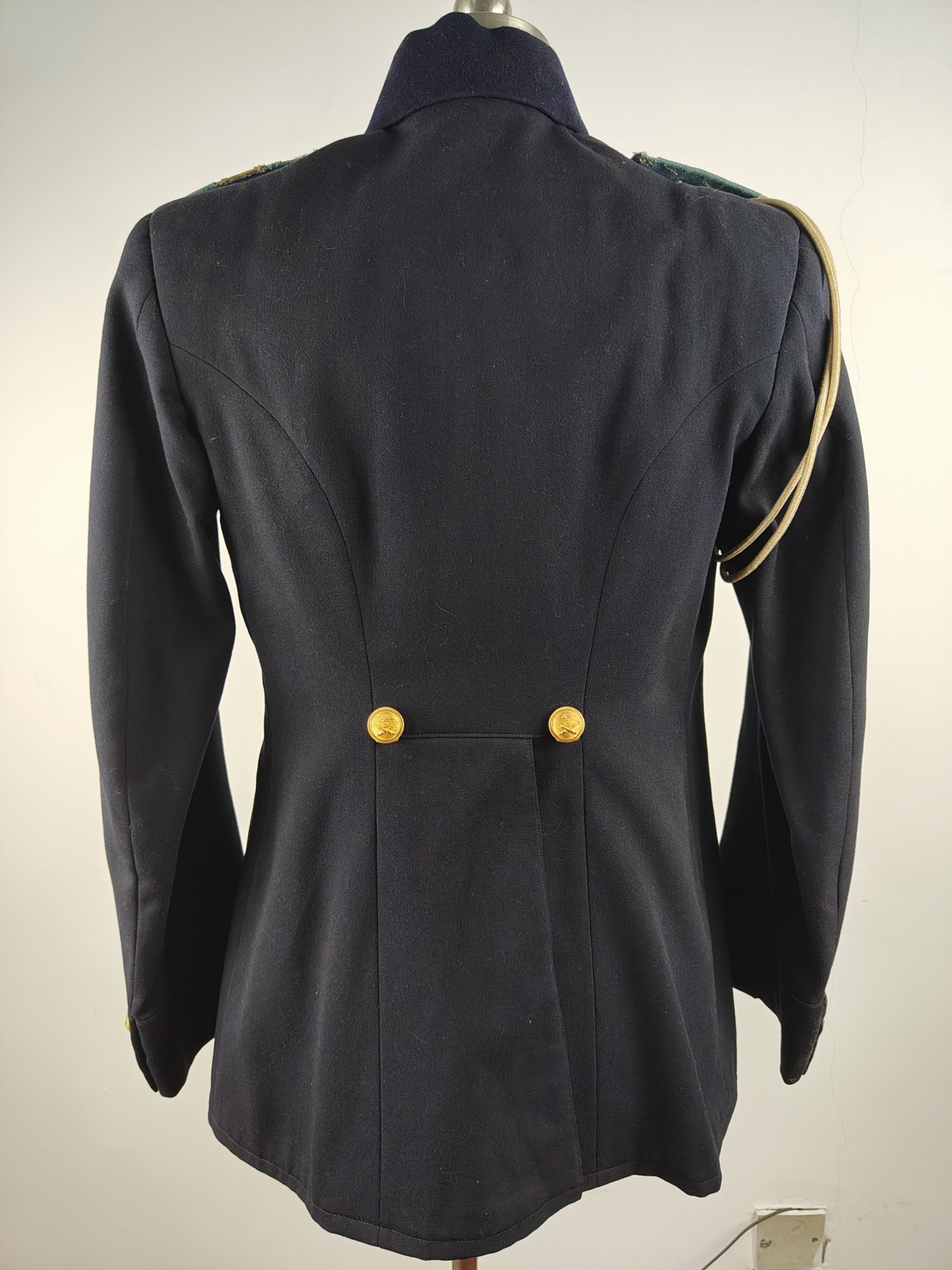 全场0元起拍 第99期 咸鱼国勋章拍卖专场 10月15日（周日）下午6：00开始 原品ww2保加利亚m36型陆军炮兵礼服上衣胸围100 肩宽46 衣长75 袖长61 领围41