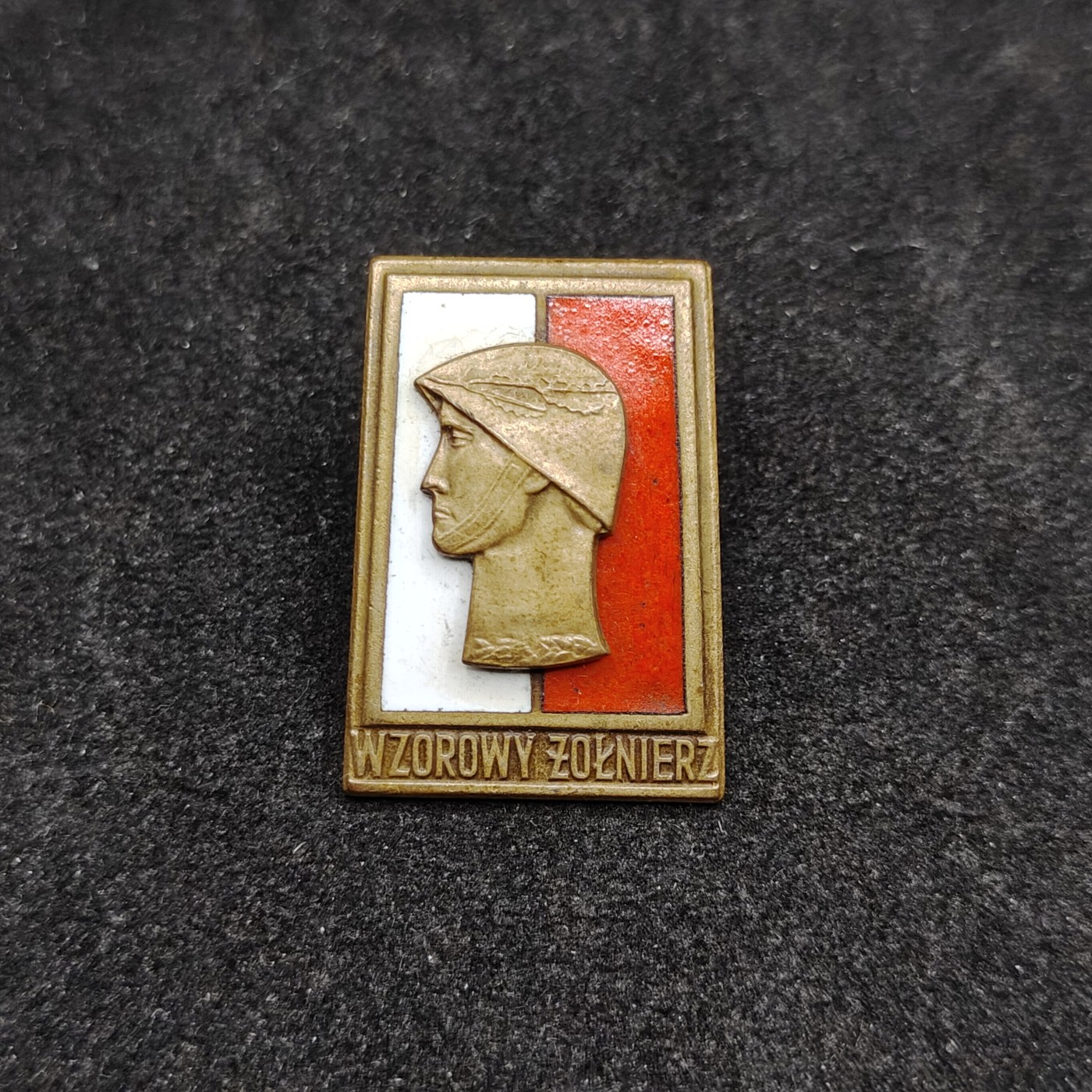 全场0元起拍 第99期 咸鱼国勋章拍卖专场 10月15日（周日）下午6：00开始 波兰人民军优秀士兵证章 分体珐琅