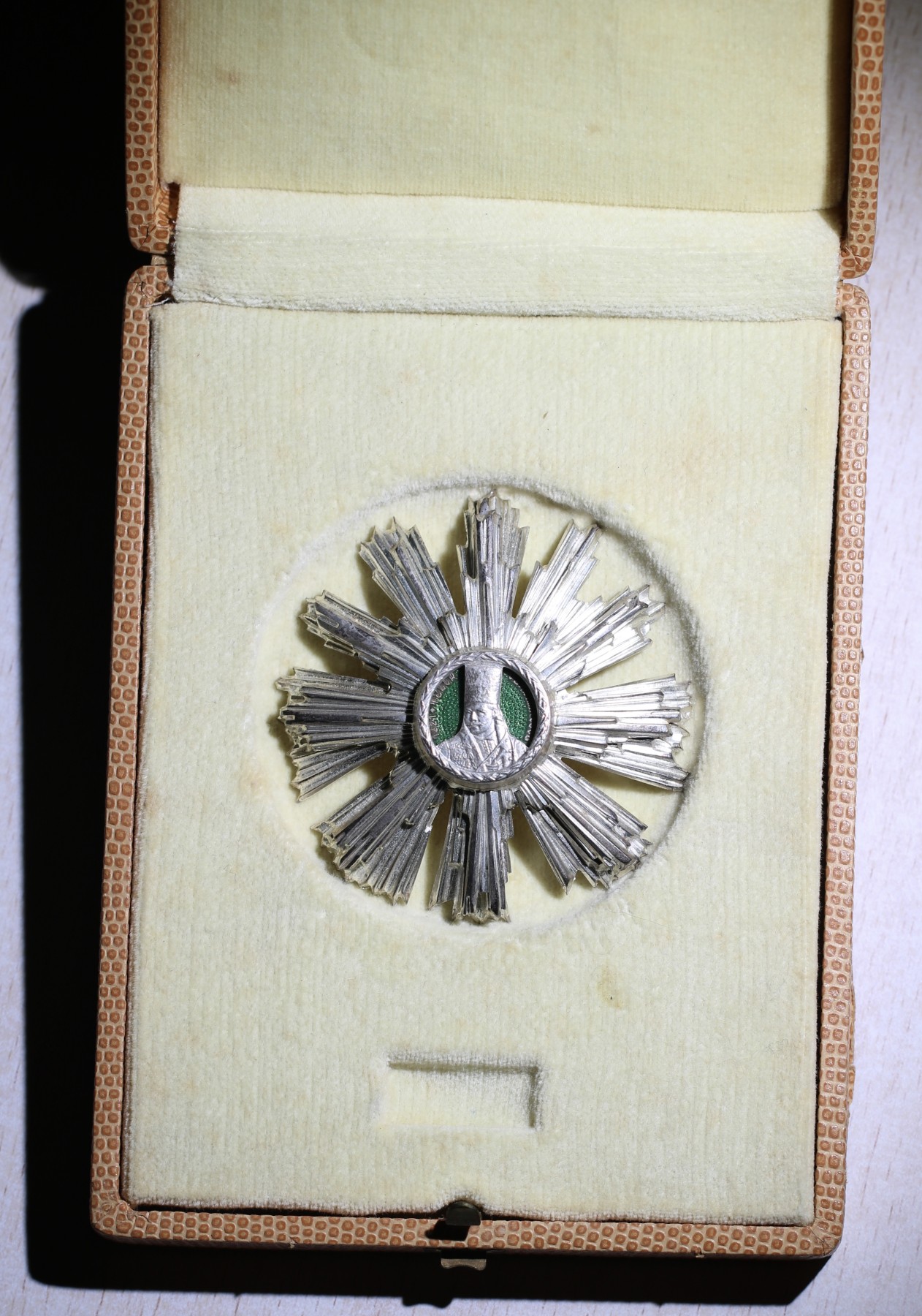 大猫徽章拍卖第234期  罗马尼亚 三级图多尔·弗拉基米列斯库勋章