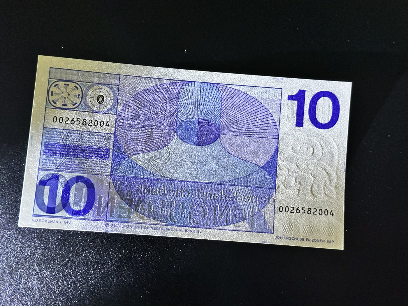 《外钞收藏家》第三百三十期 1968年荷兰人像版10盾 全新UNC