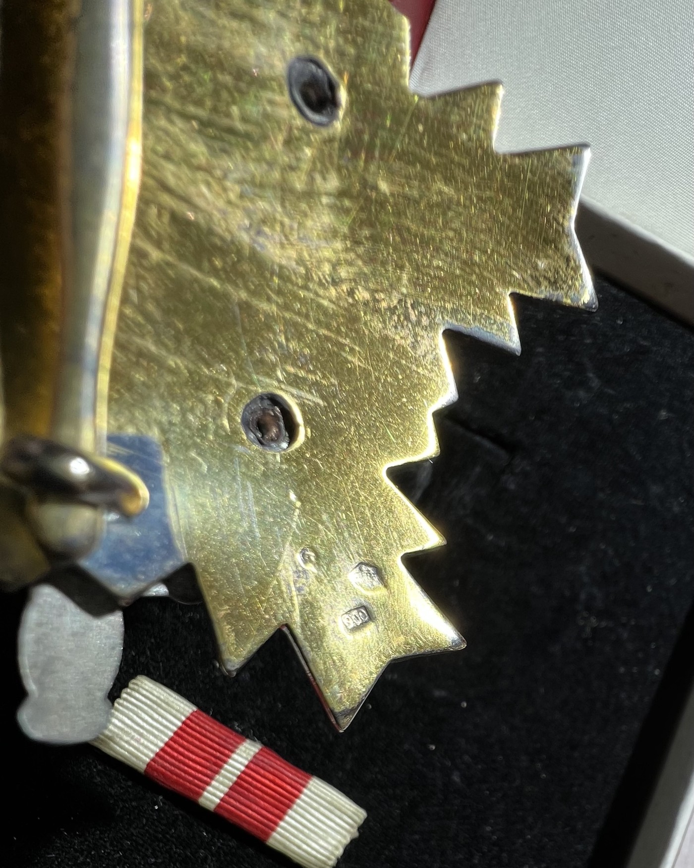 大猫徽章拍卖第234期  南斯拉夫 人民军勋章 军事功勋勋章一组 原证书 大证书是一级军事功勋的 同一人获得