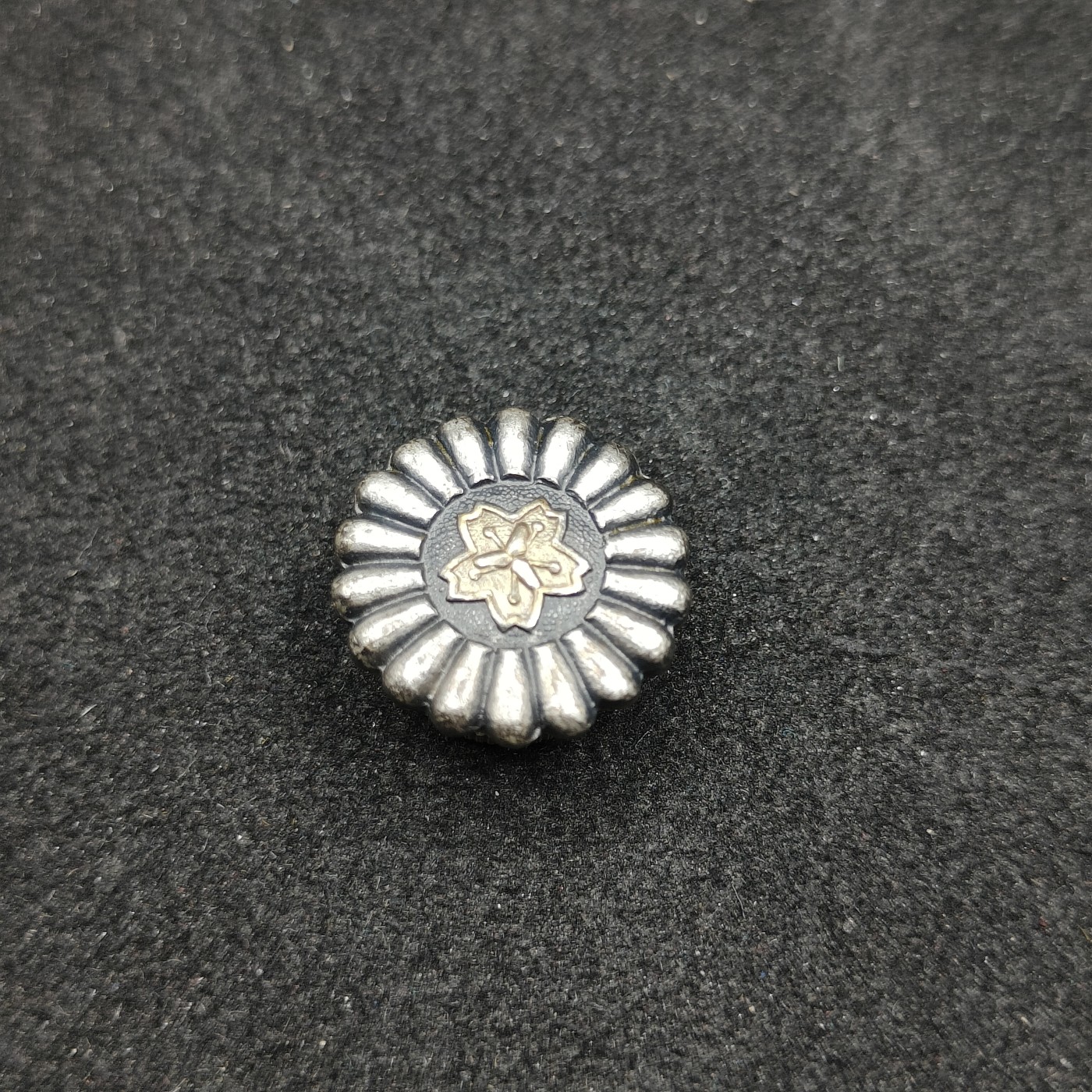 全场0元起拍 第99期 咸鱼国勋章拍卖专场 10月15日（周日）下午6：00开始 东德消防署领扣章