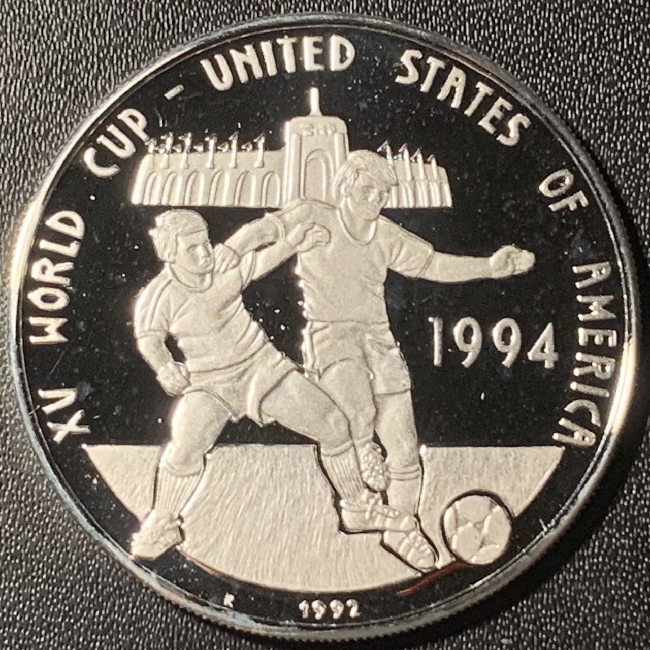 紫瑗钱币——第317期拍卖 柬埔寨 1992年 美国世界杯 抢断 20瑞尔 11.96克 0.999银 精制