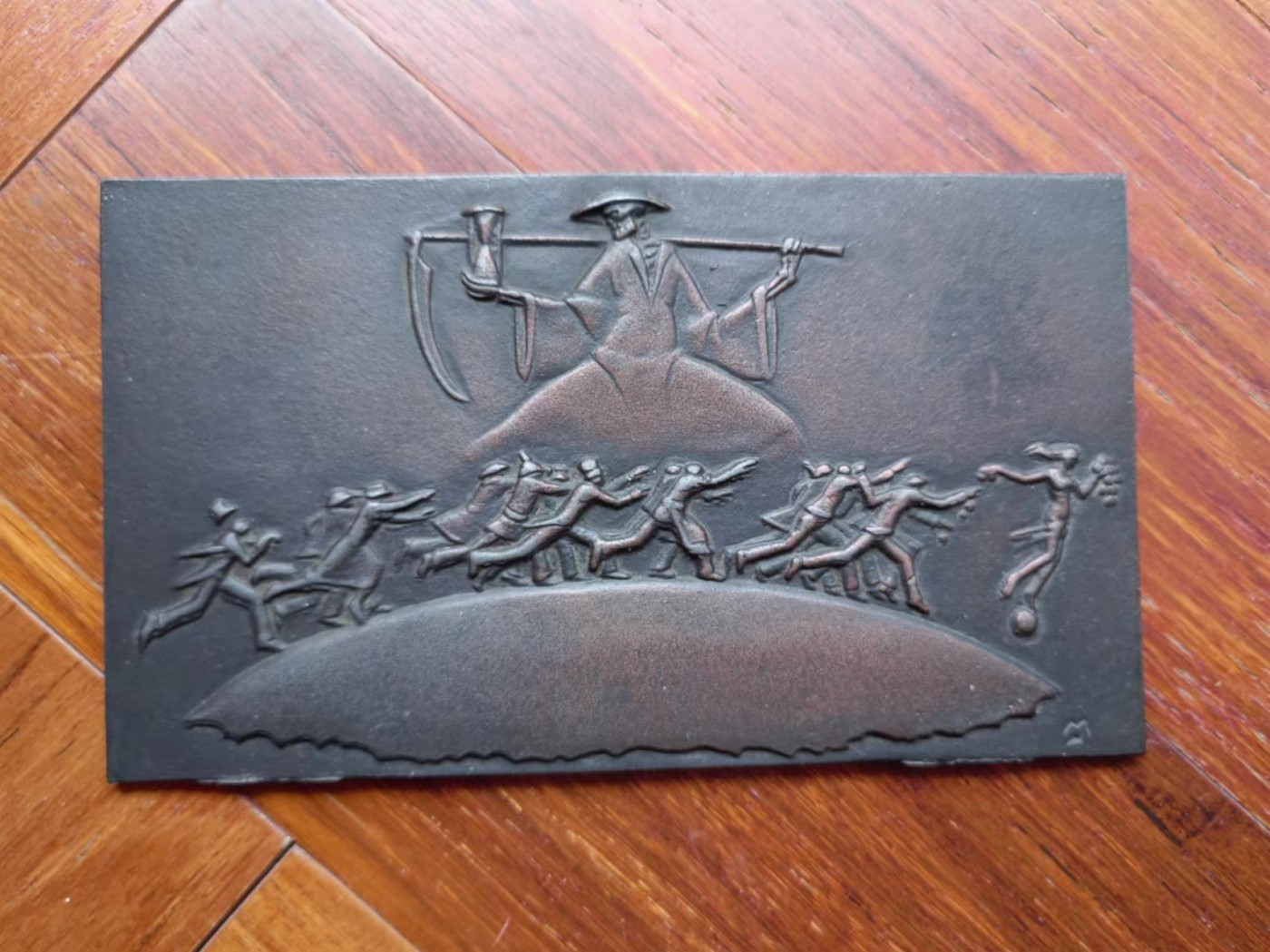 欧洲章牌美女章专场第十七期 一二战期间铜牌 14x8cm，死神