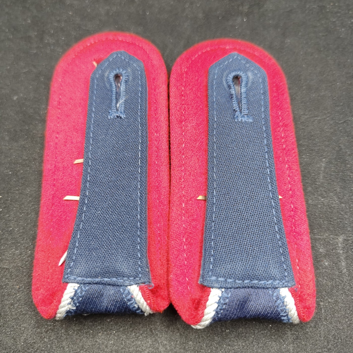 全场0元起拍 第99期 咸鱼国勋章拍卖专场 10月15日（周日）下午6：00开始 	西德 联邦德国 bw空军参谋上校肩章一对