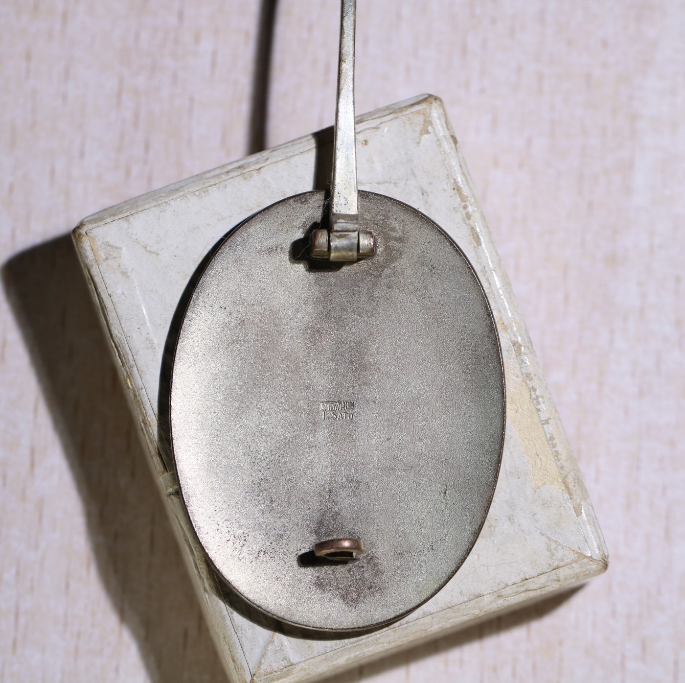 大猫徽章拍卖第234期  日本大礼使证章 银质原盒