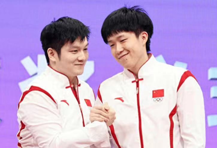 零元拍：王楚钦亲笔签名红双喜赞助斑款训练用乒乓球！
