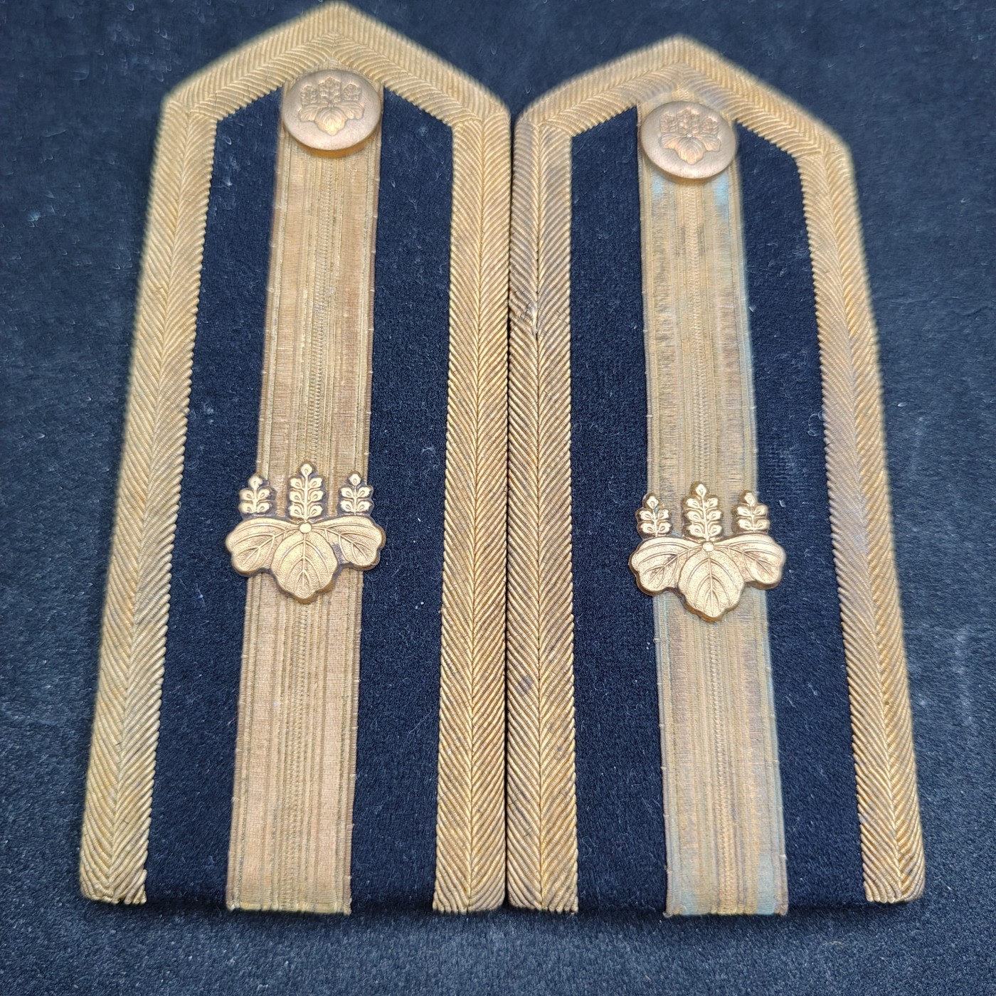 全场0元起拍 第99期 咸鱼国勋章拍卖专场 10月15日（周日）下午6：00开始 朝鲜总督府 判任官肩章 美品