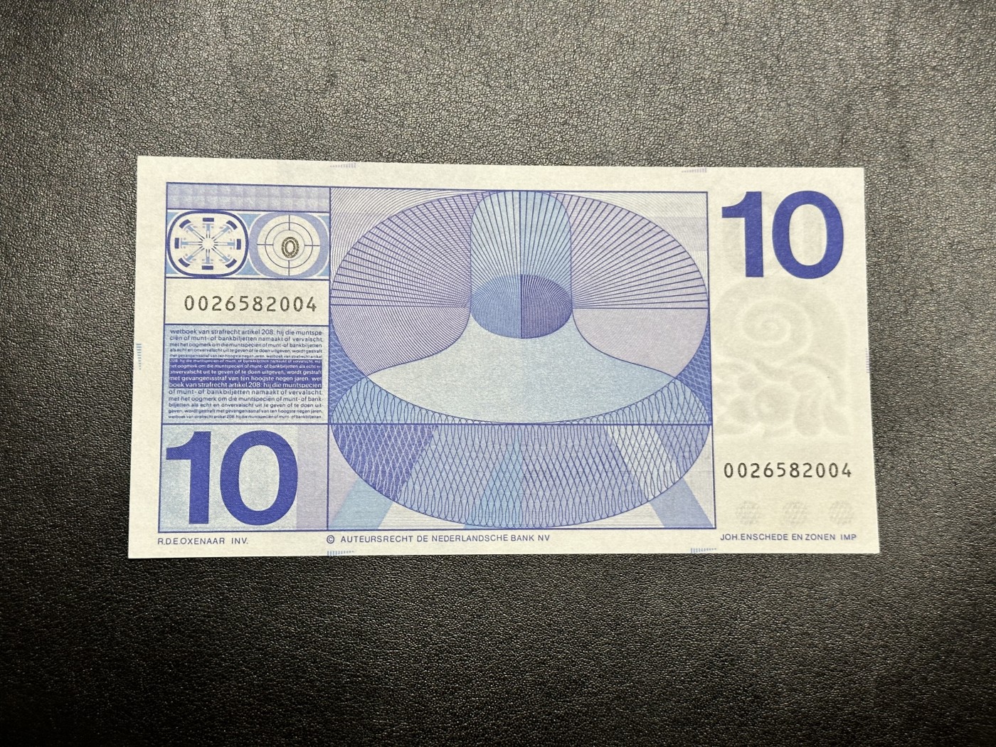 《外钞收藏家》第三百三十期 1968年荷兰人像版10盾 全新UNC