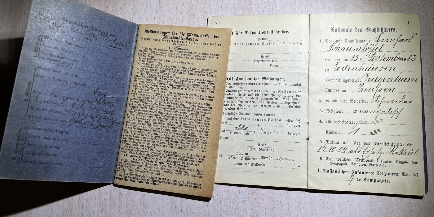 大猫徽章拍卖第234期  一战德国士兵证两本 左侧部分翻译