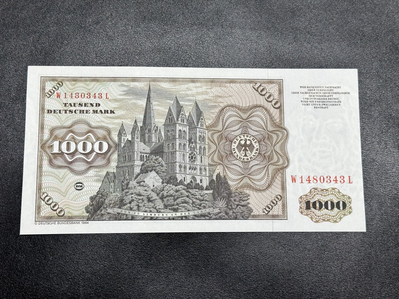 《外钞收藏家》第三百三十一期 1980年德国1000马克舍那 全新UNC 荧光完美 测光如图 一个小压印外 基本没问题