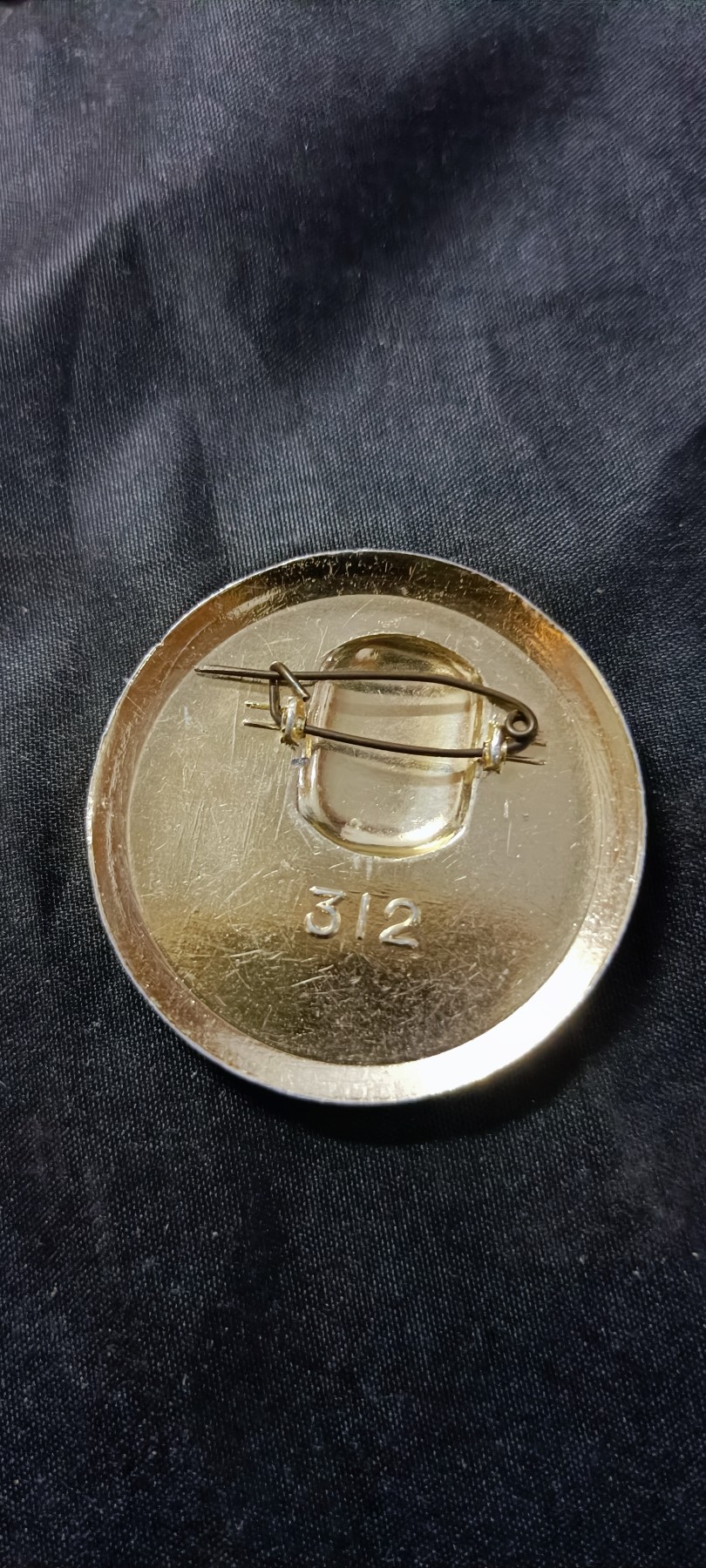 天字一号精品书章拍卖！ 工农兵爱都毛主席的书，多人物章！