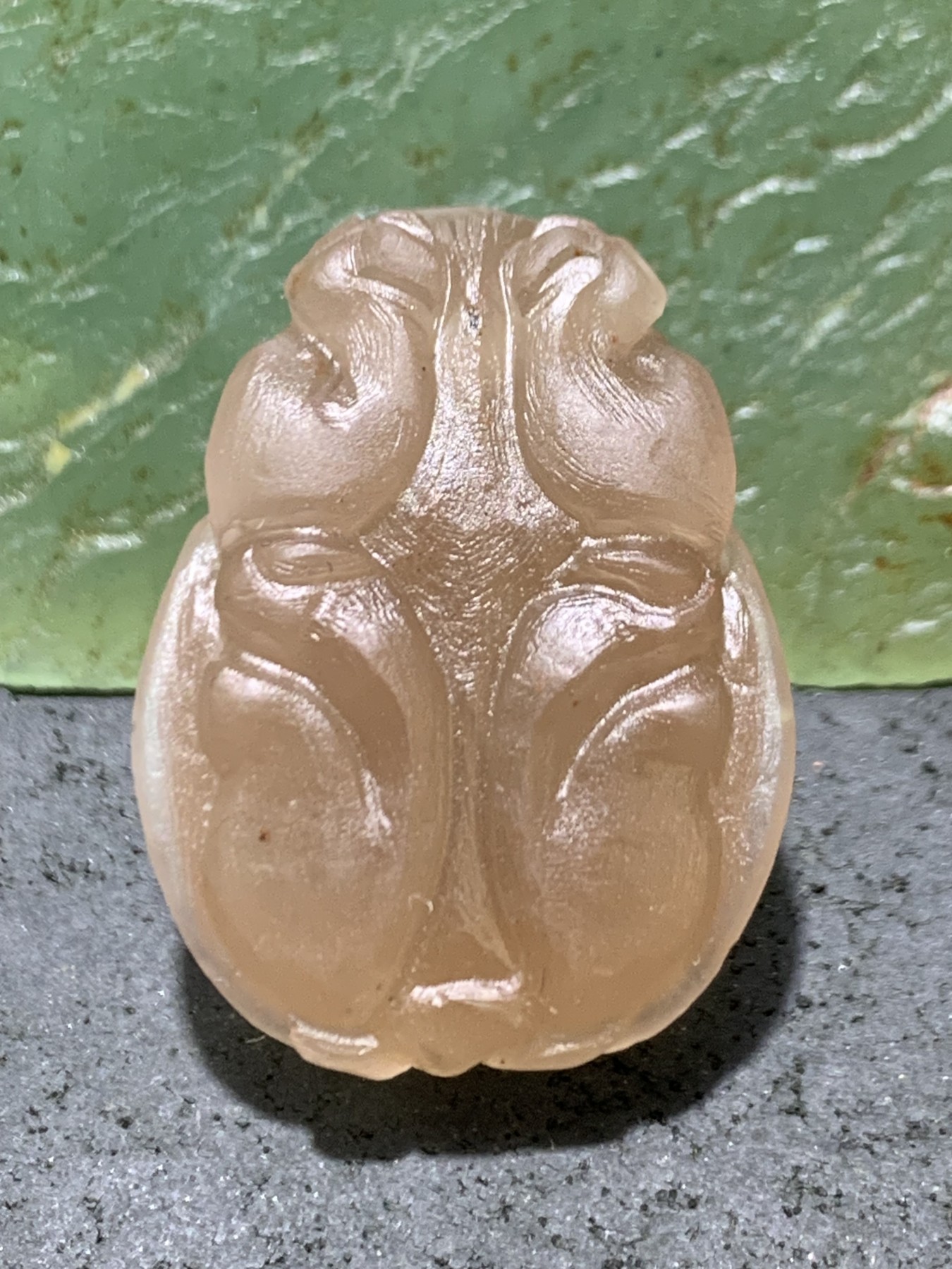 精美亚光高玉化巴西玛瑙手工满工雕刻龙龟吊坠一个！