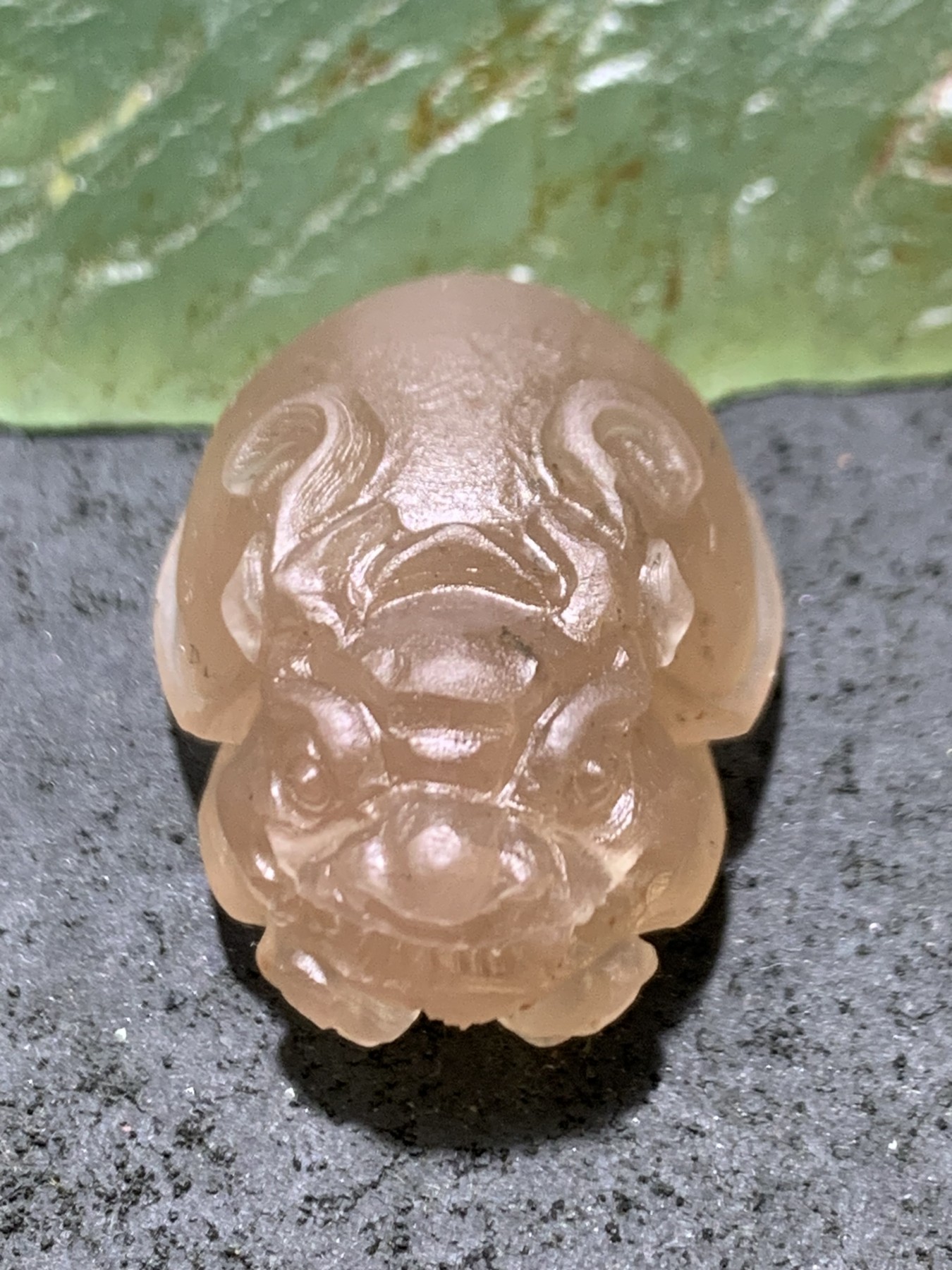 精美亚光高玉化巴西玛瑙手工满工雕刻龙龟吊坠一个！