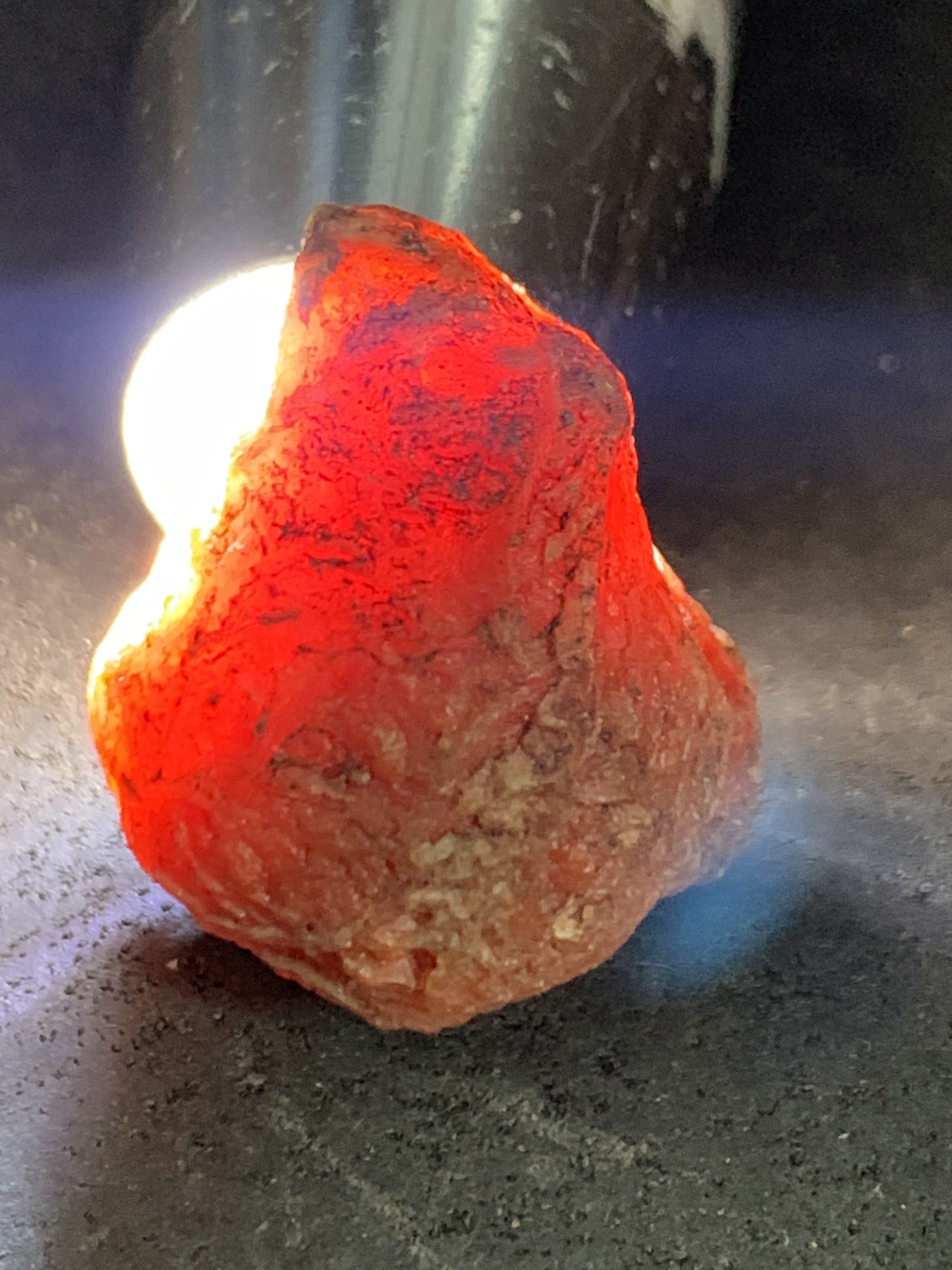 精美罕见新疆黑山筋脉石玛瑙原石一颗，