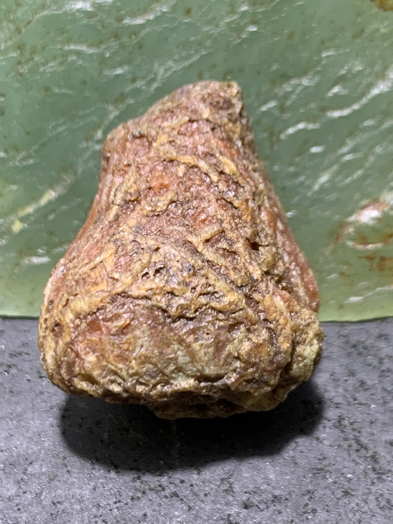精美罕见新疆黑山筋脉石玛瑙原石一颗，