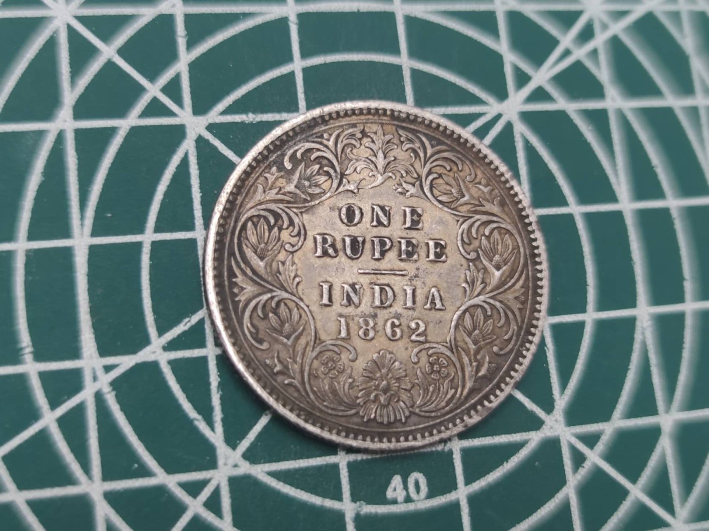 燕姐换藏第62拍 英属印度1862年维多利亚一卢比银币