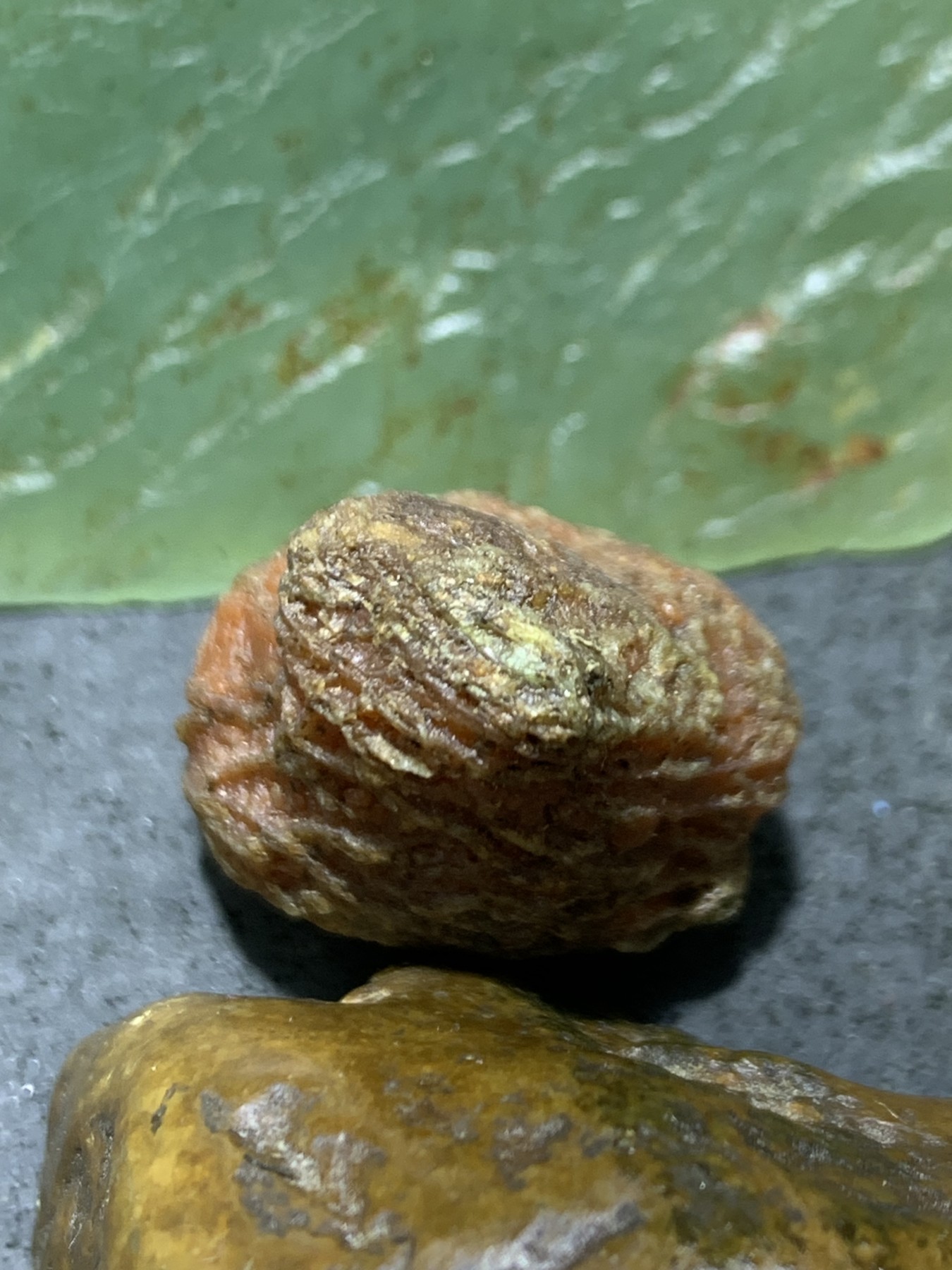 精美罕见新疆黑山筋脉石玛瑙原石一颗，