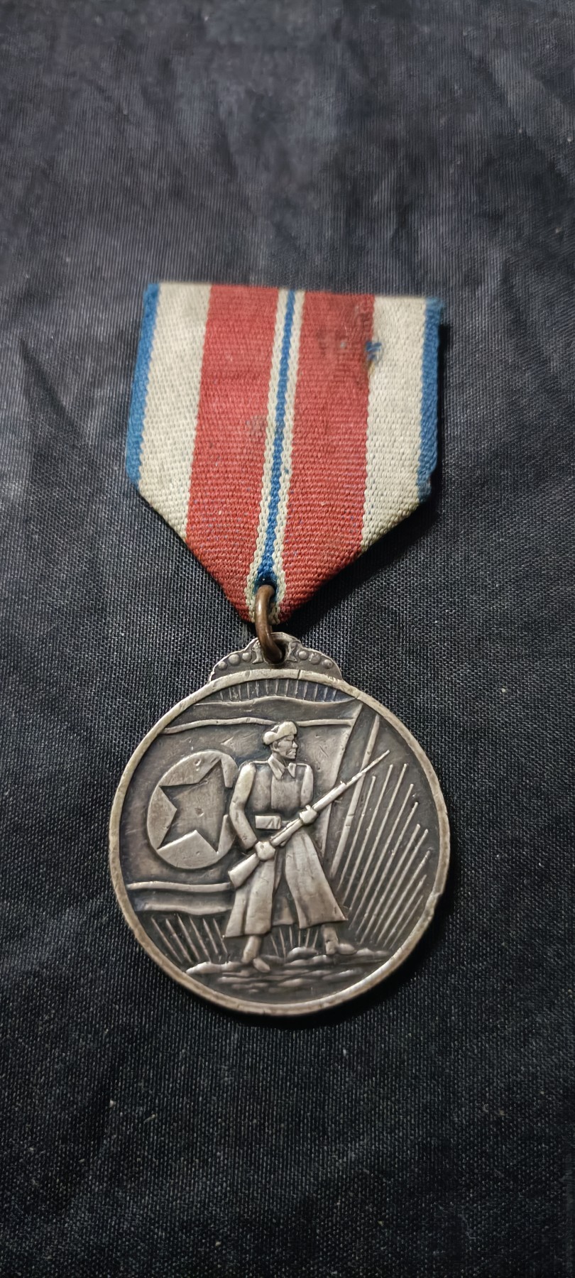 天字一号精品书章拍卖！ 朝鲜🇰🇵军功章，银质台阶版