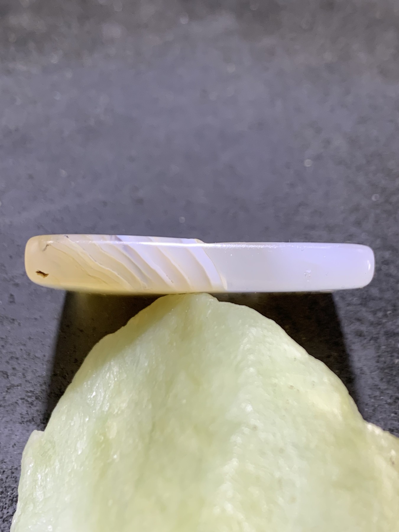 精美高玉化海洋玉髓手工俏色巧雕西出东土，一心求佛意境牌子一个