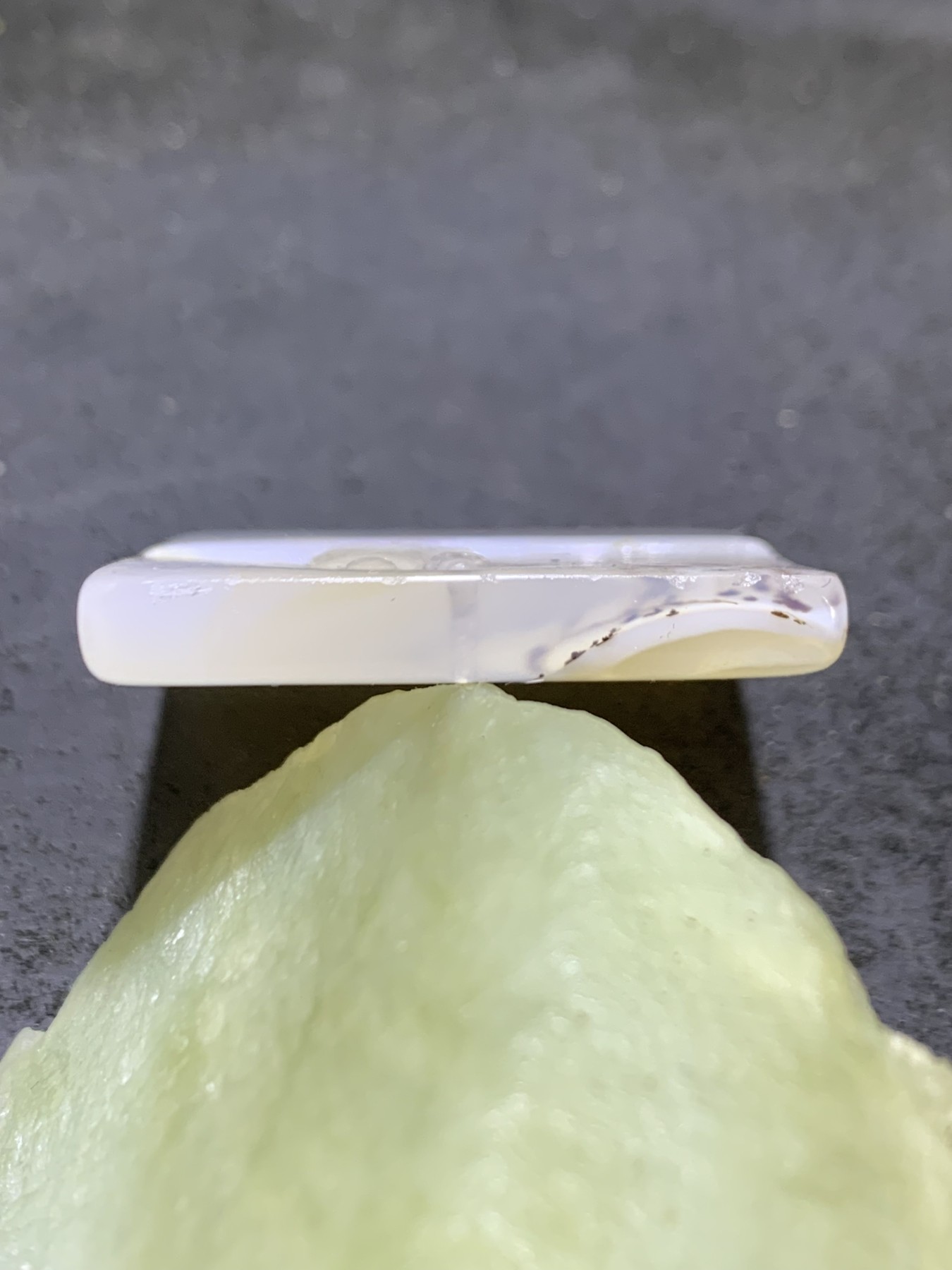 精美高玉化海洋玉髓手工俏色巧雕西出东土，一心求佛意境牌子一个