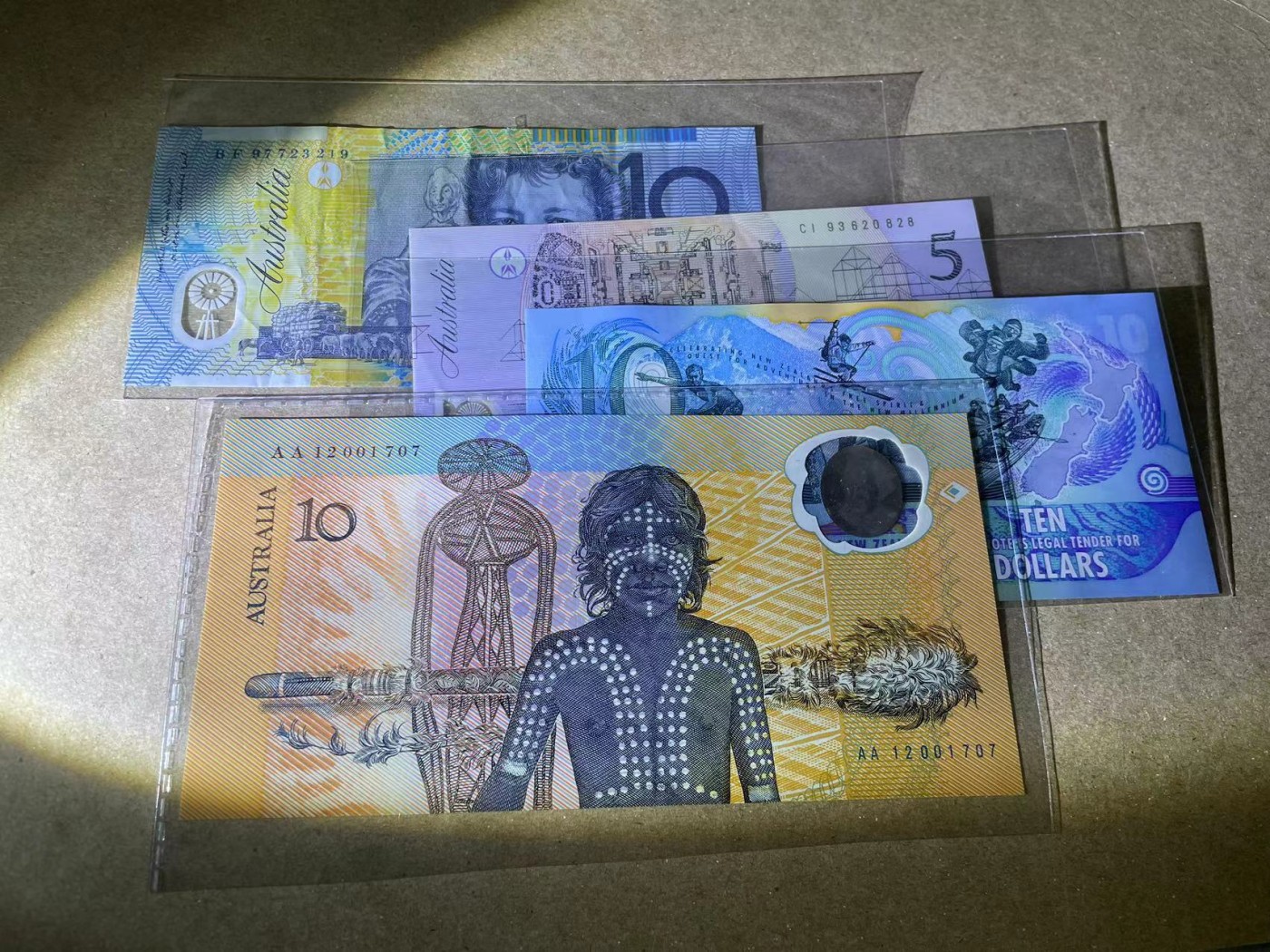 【Blue Auction】✨世界纸币精拍第380期【精】 【一组4张】澳大利亚 AA冠10元 纪念钞 UNC&新西兰、澳大利亚塑料钞一组 品相如图