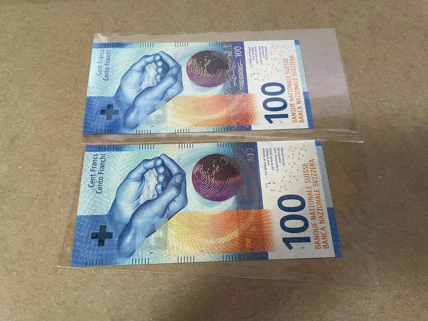 【Blue Auction】✨世界纸币精拍第380期【精】 【一组2张】瑞士 2017-18年 100法郎 全新UNC