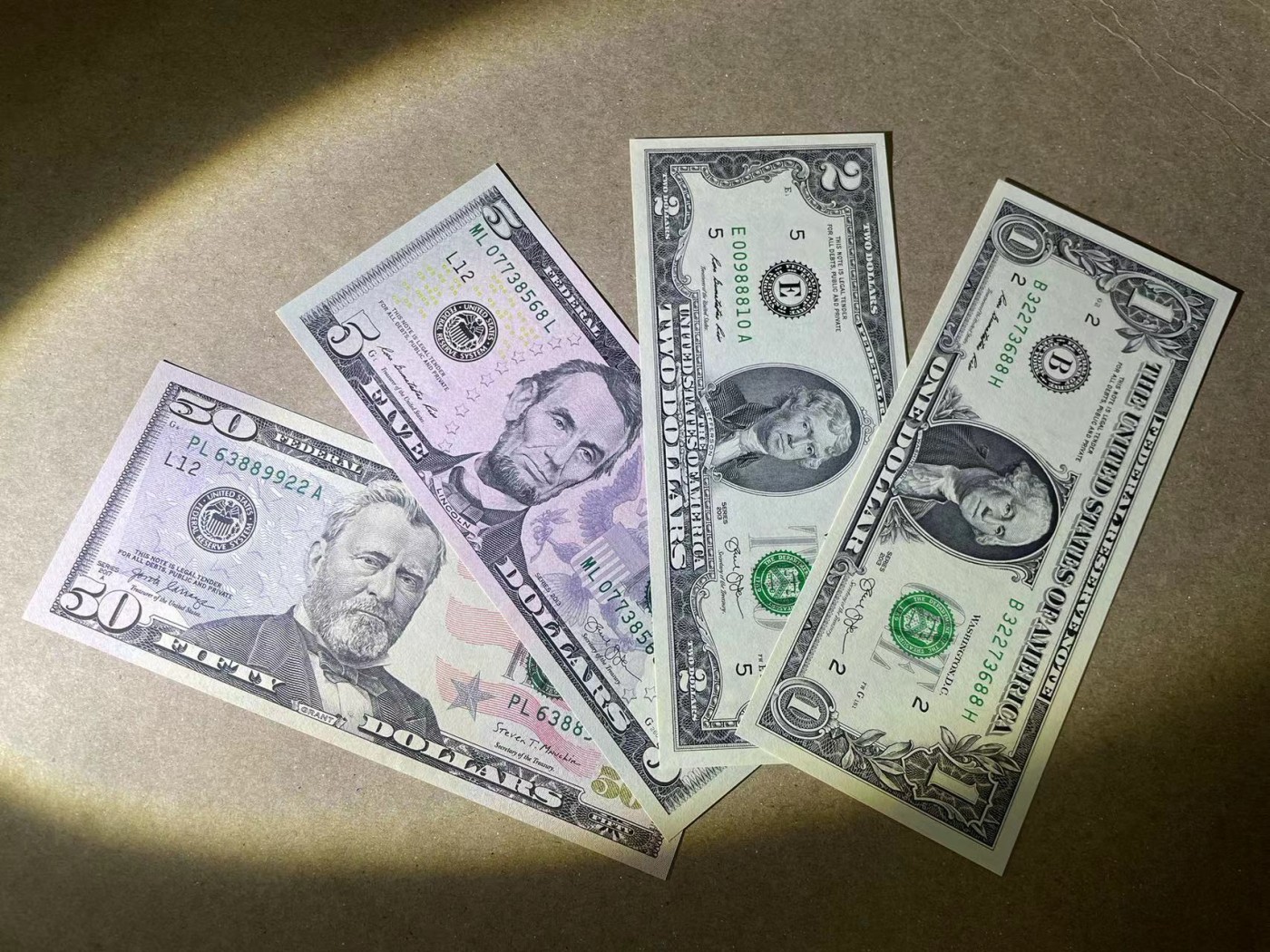 【Blue Auction】✨世界纸币精拍第380期【精】 【一组4张 包含倒置号和无47】美国 2013年1-2-5-50美金一组 全新UNC