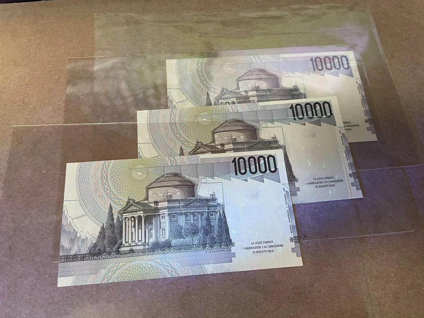 【Blue Auction】✨世界纸币精拍第380期【精】 【一组3张】意大利 1984年10000里拉 全新UNC