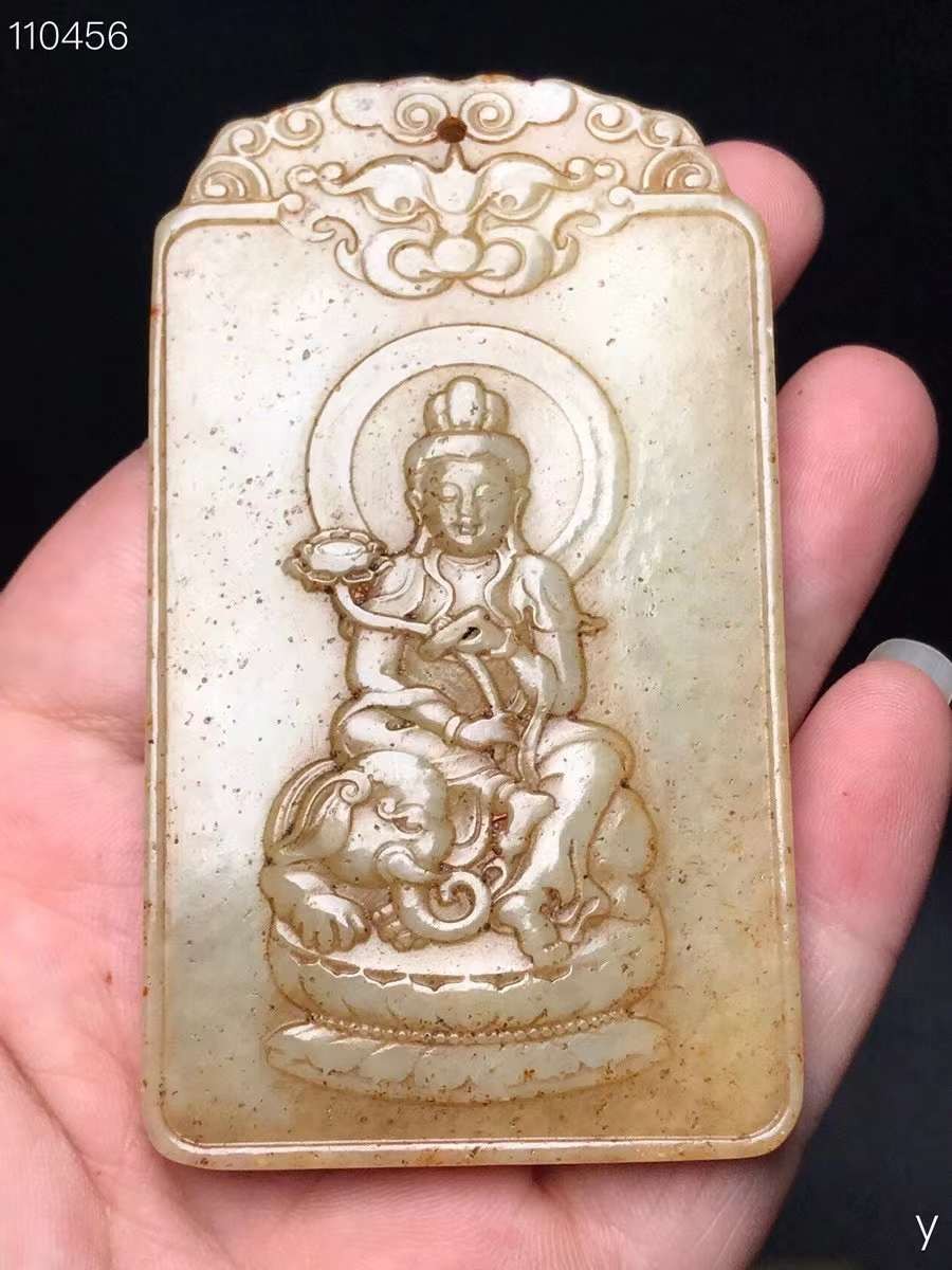 和田玉子冈牌，雕工精湛，包浆老道，沁色完美，玉质温润细腻，收藏佳品！