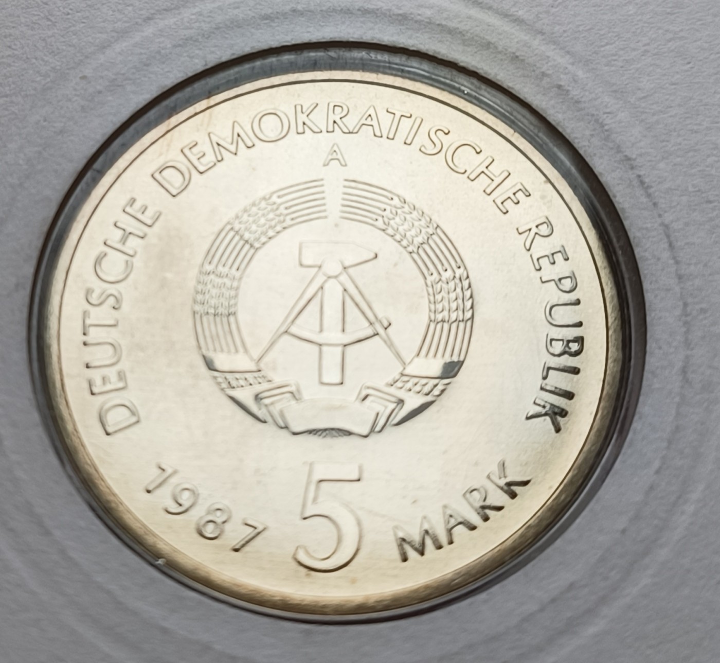 瓶子🏺第113期拍卖会  东德1987年5马克纪念币邮币封柏林建城750周年1枚币  小型张  稀少原封