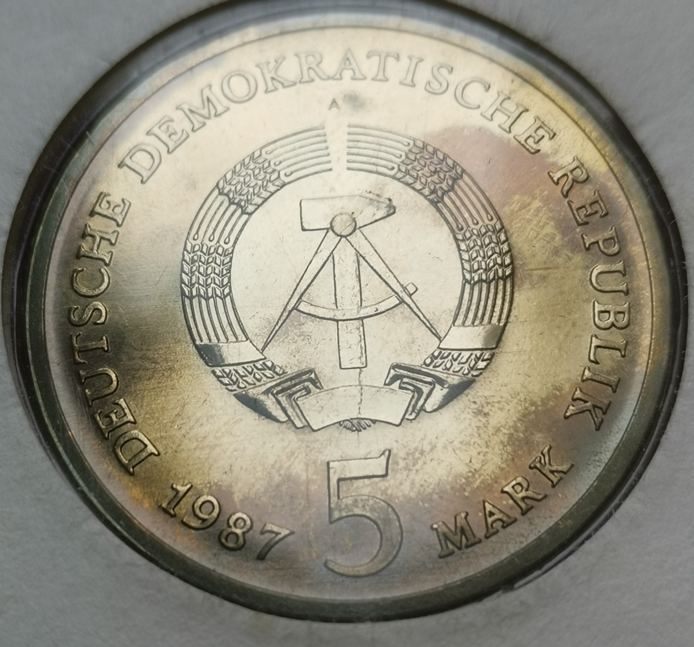 瓶子🏺第113期拍卖会  东德民主德国1987年 柏林市政厅5马克铜镍合金纪念币  原封
