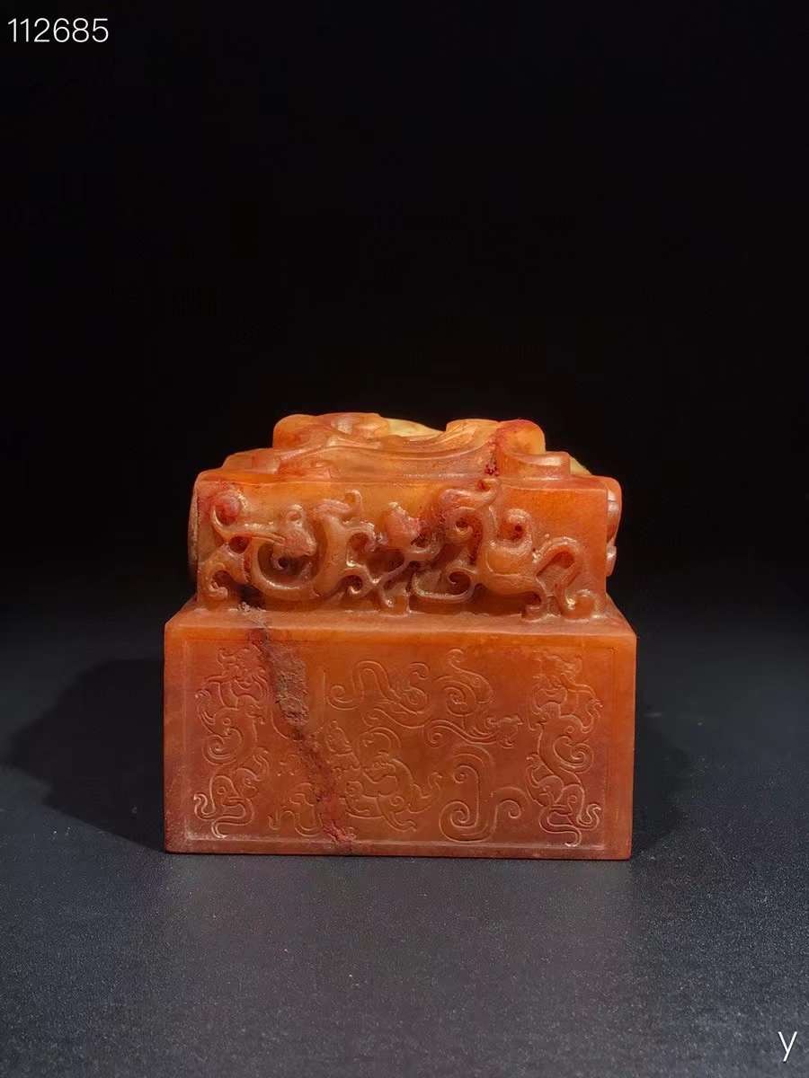 和田玉璃龙印章：材质和田玉，玉质细腻，包浆油润，雕工精细，线条流畅，品相完美，细节如图，
