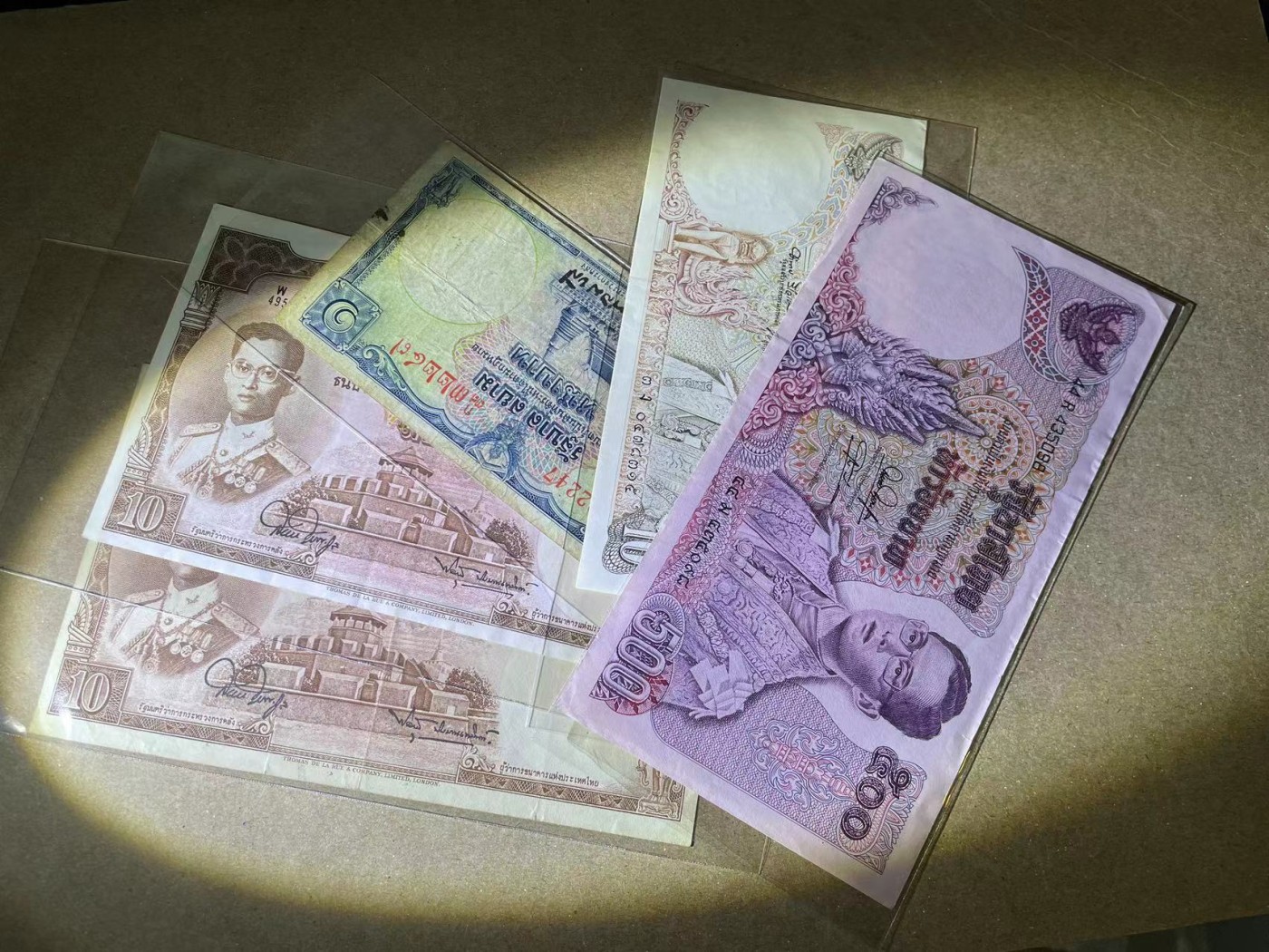 【Blue Auction】✨世界纸币精拍第380期【精】 【一组5张】泰国 5-500铢 品相如图