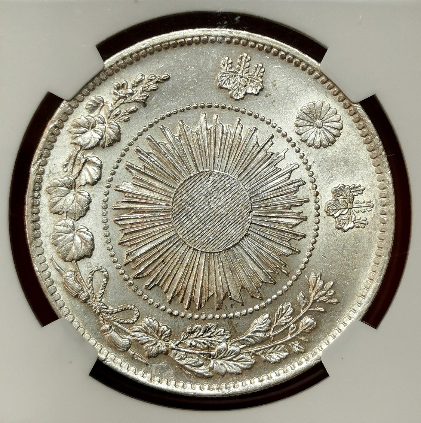 凡希社世界钱币微拍第二百五十期 日本明治三年旭日龙壹元NGC-MS62原色银光！