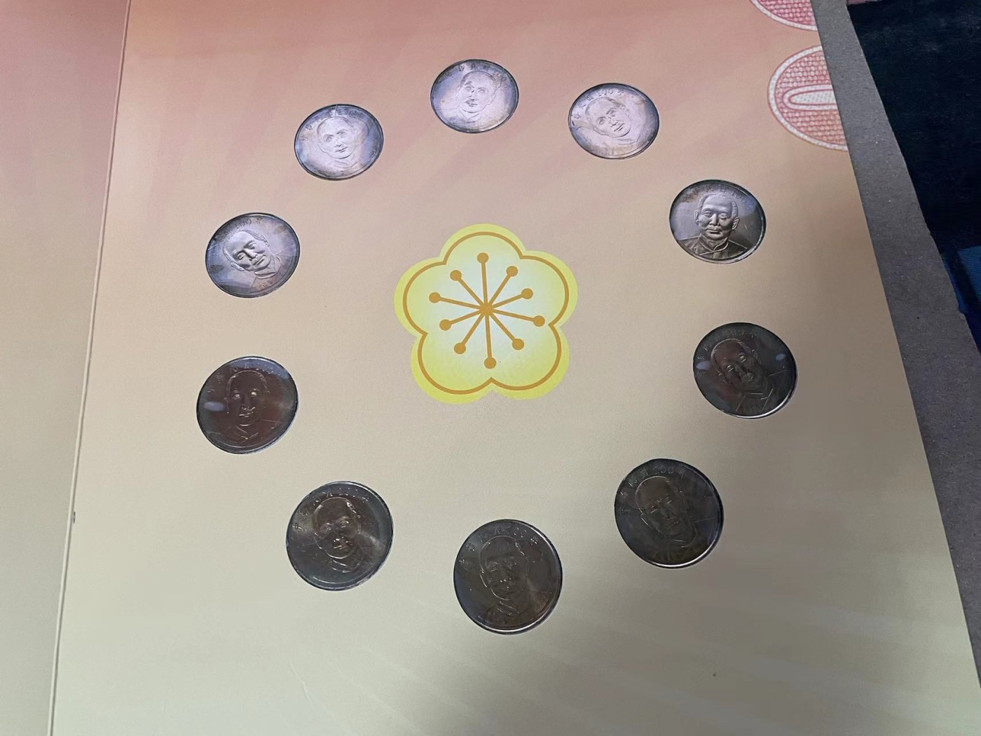 【Blue Auction】✨世界纸币精拍第380期【精】 【原装册】台湾 辛亥革命100周年 纪念册 内含100元10连钞&10枚10元硬币 全新UNC