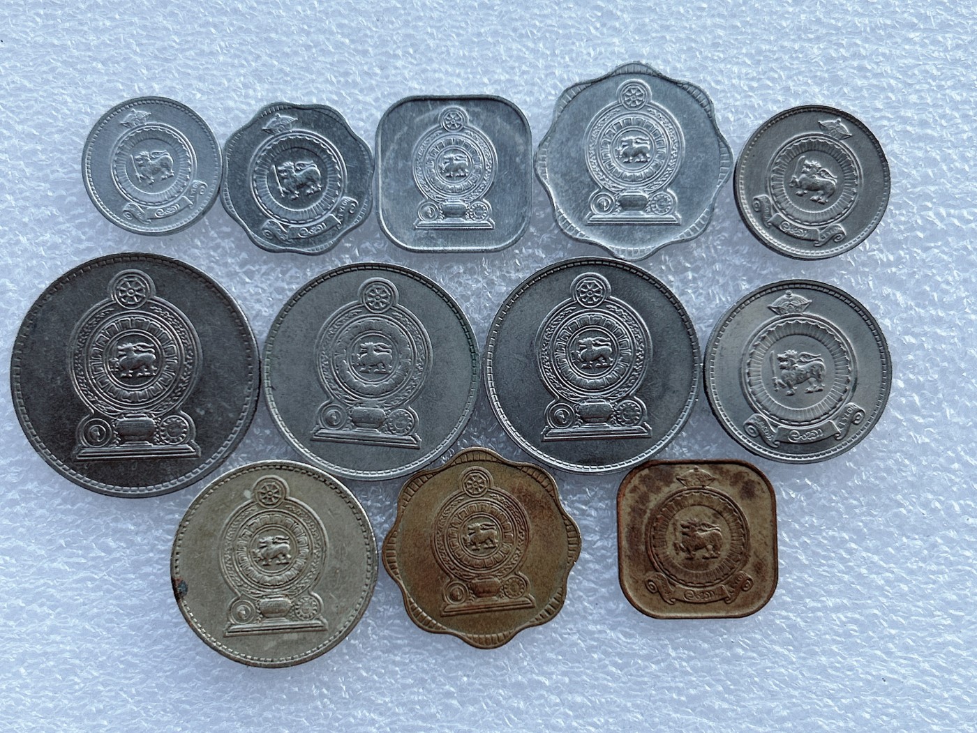 全场一元起拍 世界钱币散币场 第29期 斯里兰卡 12枚