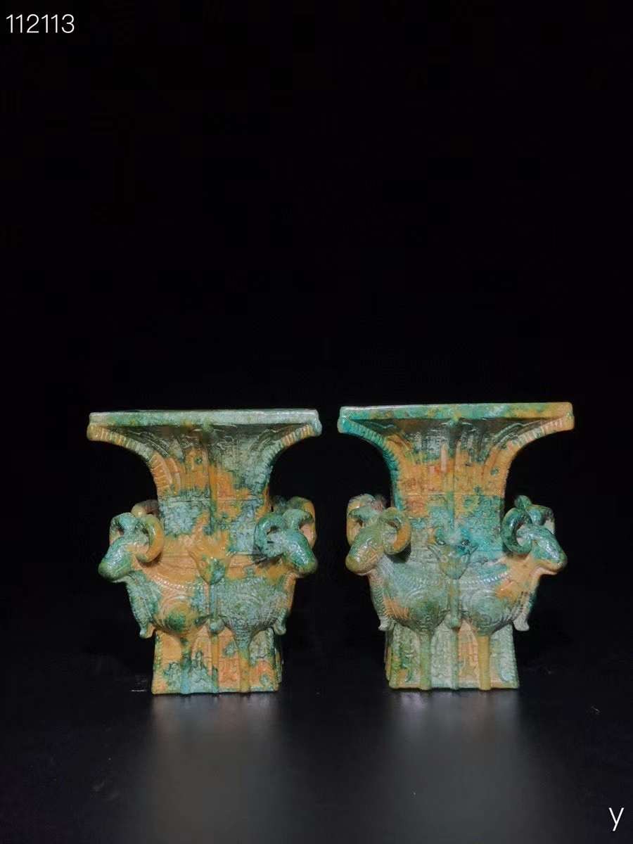 高古玉四羊方尊、雕工精湛，包浆老道，沁色完美，玉质温润细腻，收藏佳品！ 高古玉四羊方尊、雕工精湛，包浆老道，沁色完美，玉质温润细腻，收藏佳品！