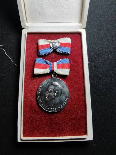 盛世勋华——号角文化勋章邮票专场拍卖第143期 - 东德二级奇辛斯基奖金 高级国家勋赏 带原盒和勋略 目录价400欧参见图3