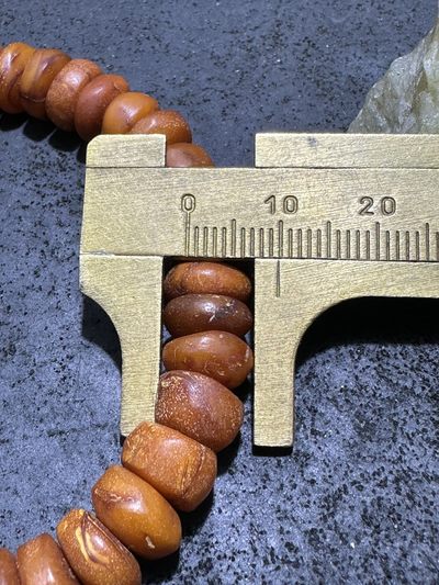 精美老蜜随形隔片手串一条 精美老蜜随形隔片手串一条