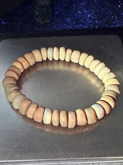 精美老蜜随形隔片手串一条 精美老蜜随形隔片手串一条